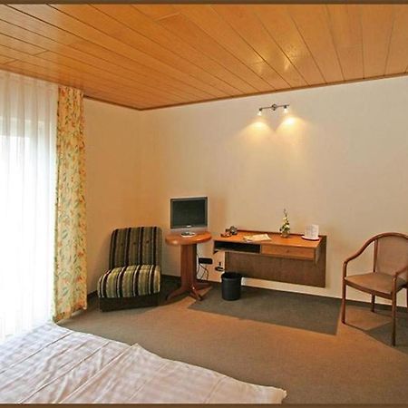 Hotel Zur Krone Ronneburg  Ngoại thất bức ảnh