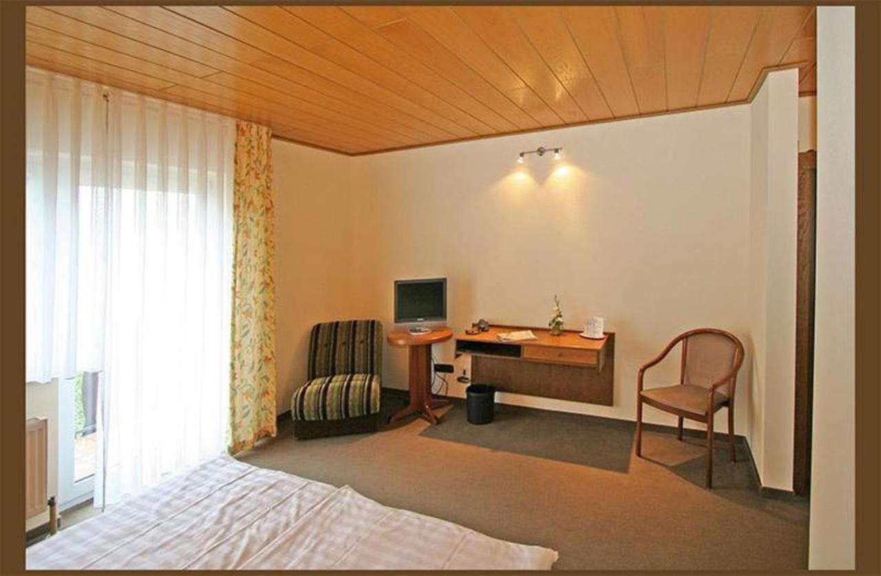 Hotel Zur Krone Ronneburg  Ngoại thất bức ảnh