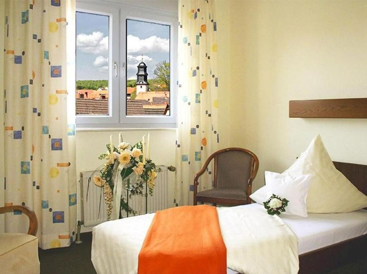 Hotel Zur Krone Ronneburg  Ngoại thất bức ảnh