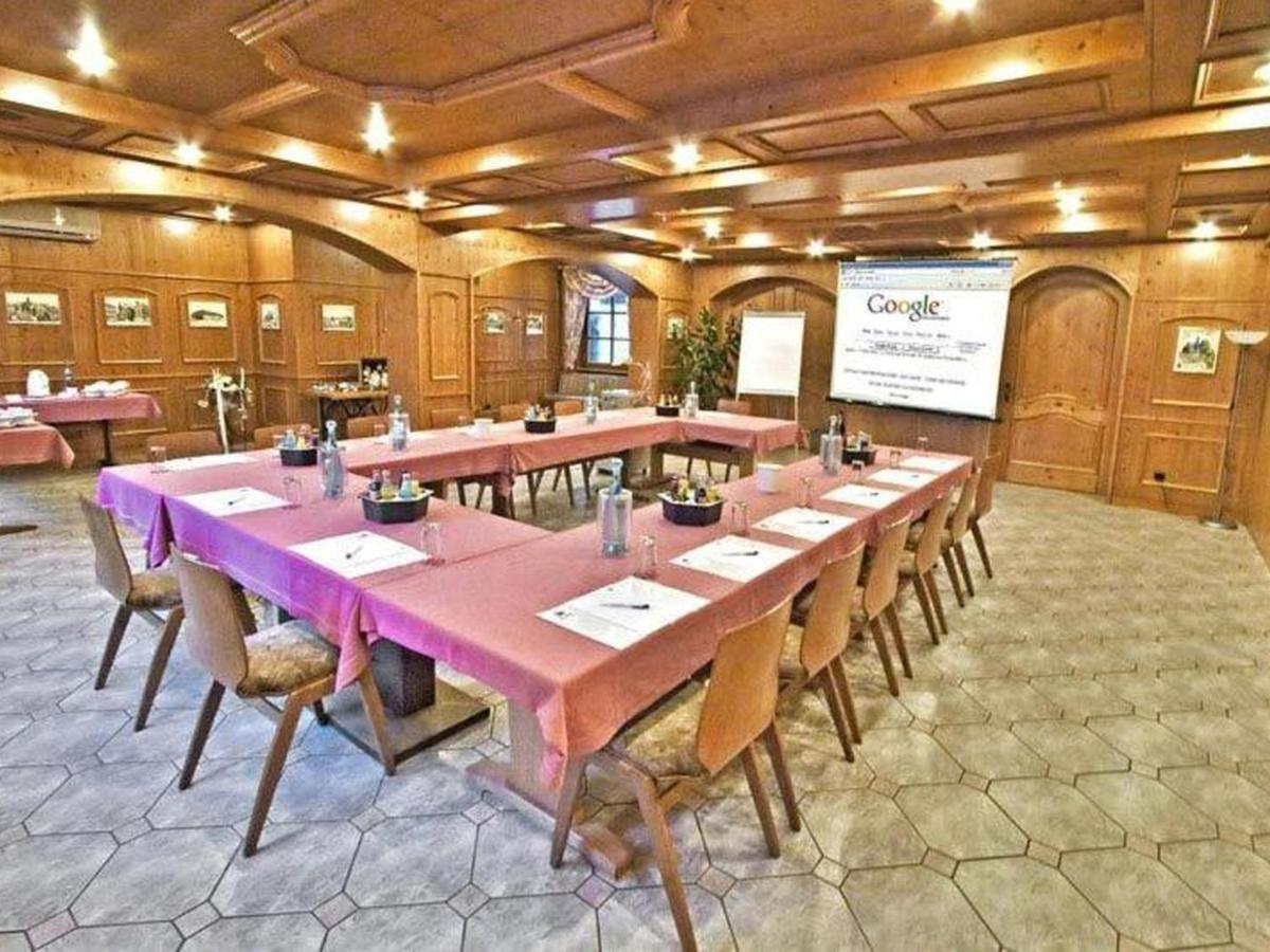 Hotel Zur Krone Ronneburg  Ngoại thất bức ảnh