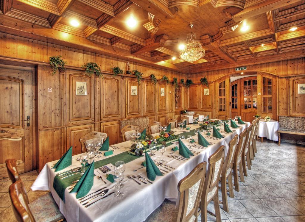 Hotel Zur Krone Ronneburg  Ngoại thất bức ảnh